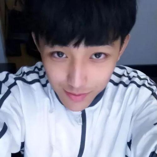 曾经男网红照片,从照片看他的蜕变之路