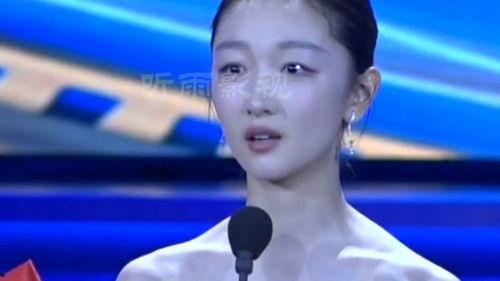 周冬雨个人资料信息,从青涩少女到实力派演员的成长之路